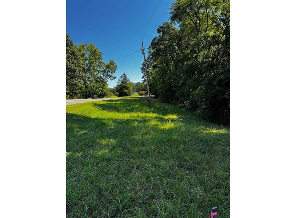 Lakewood Lake Ln, Huntingdon, TN 38344