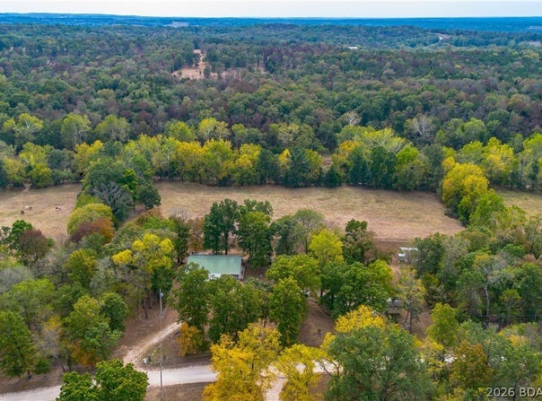40 Barton School Road, Brumley, MO 65017