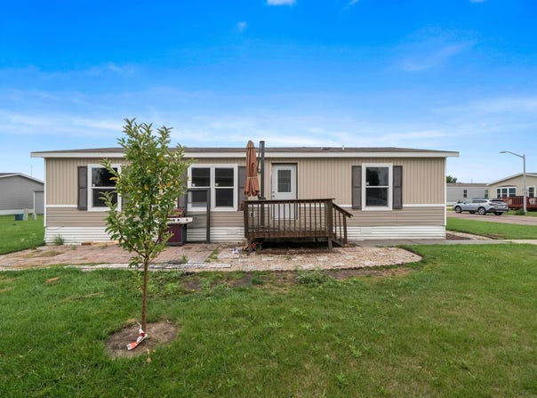 6004 S Belfair Pl, Sioux Falls, SD 57106