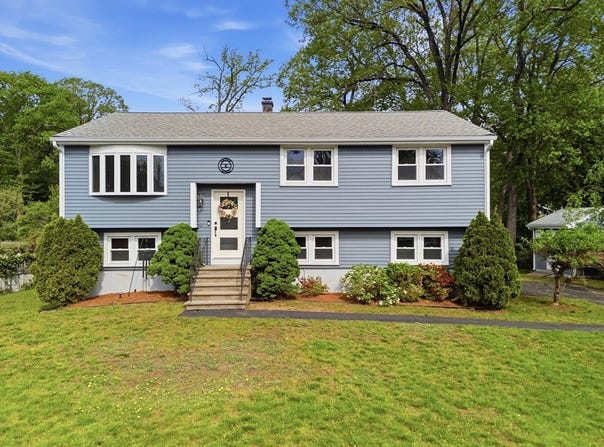 6 Valerie Ave, Billerica, MA 01821