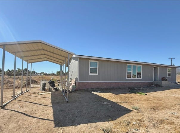 9589 Paramount, Phelan, CA 92371