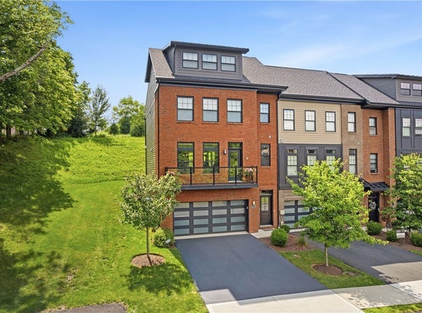 210 Kousa Lane, Peters Twp, PA 15367