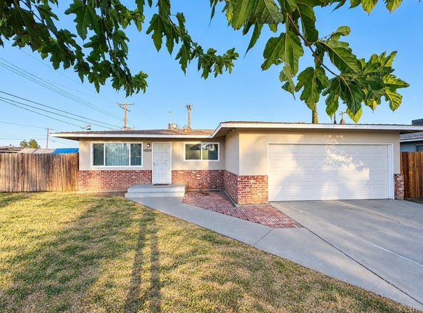 11515 Echo Lane, Hanford, CA 93230