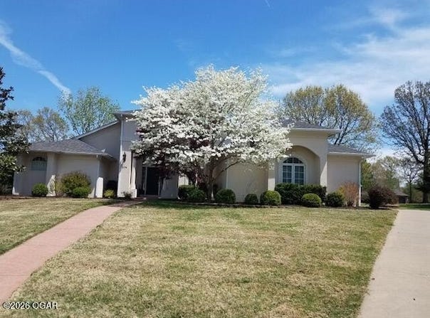 208 Wedgewood Circle, Carl Junction, MO 64834