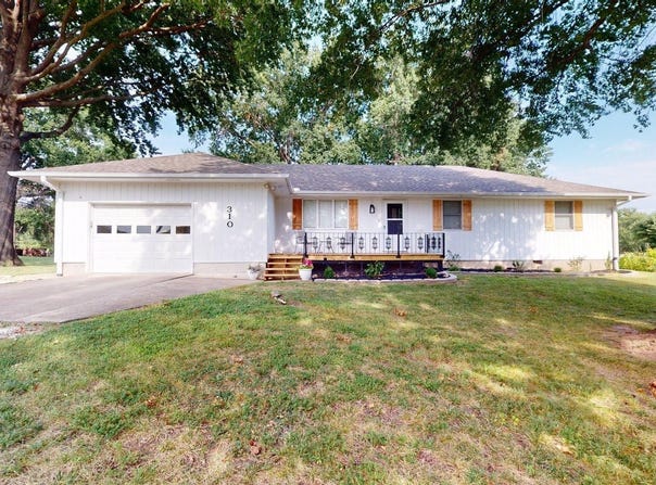 310 N Price Lane, Clinton, MO 64735