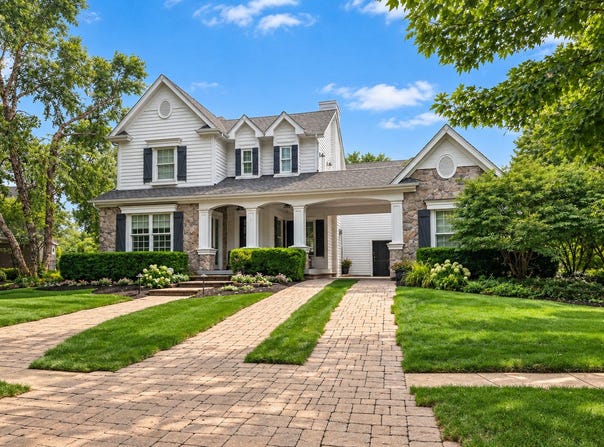 1925 Eisenhower Lane, Bolingbrook, IL 60490