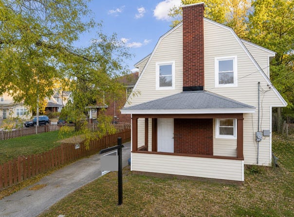 233 Oakwood Avenue, Rockford, IL 61101
