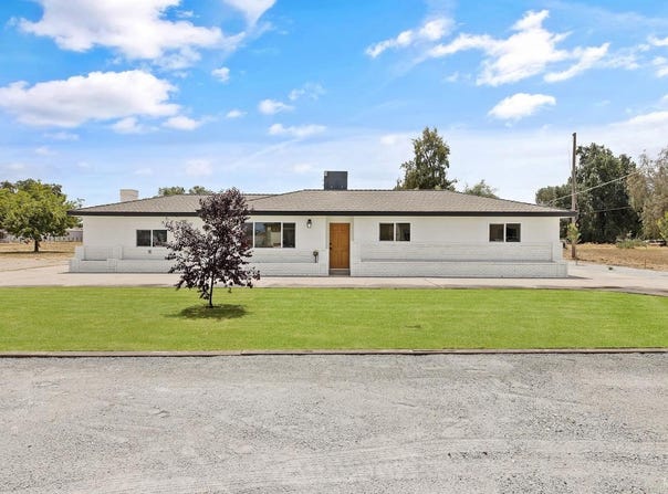6125 E Mount Whitney, Laton, CA 93242