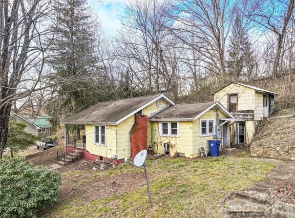 75 Travis Street, Clyde, NC 28721
