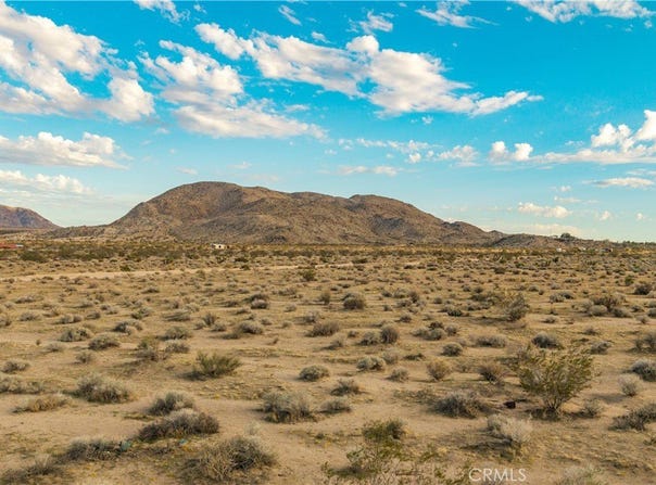 56220 University Boulevard, Landers, CA 92285