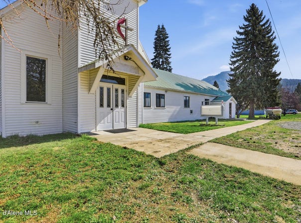 116 W 2nd Ave, Clark Fork, ID 83811