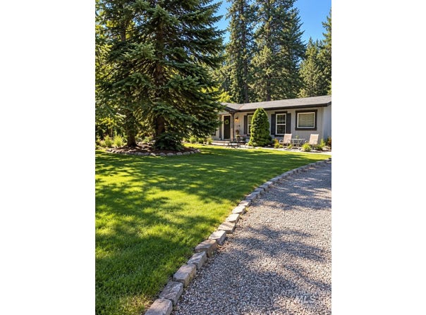 8700 E Morning Glory, Athol, ID 83801