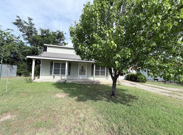 403 N Reagan Street, Hamilton, TX 76531