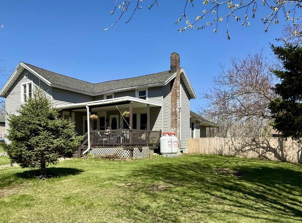 112 Mechanic St, Antwerp, NY 13608-3213