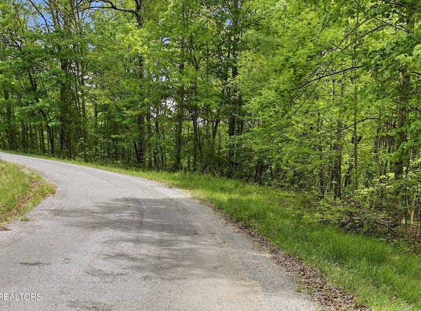 T Rd, Monterey, TN 38574