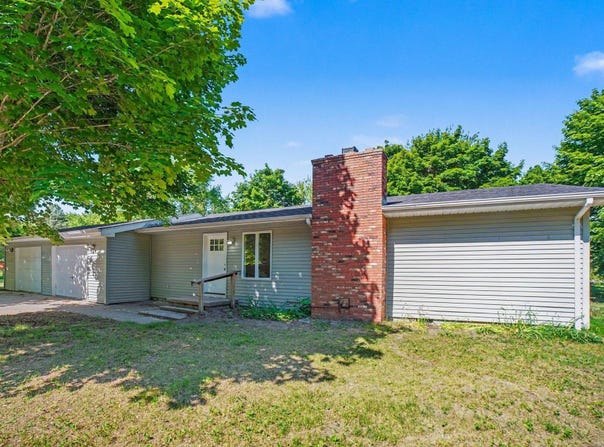 8220 E Upham Drive, Mt Pleasant, MI 48858