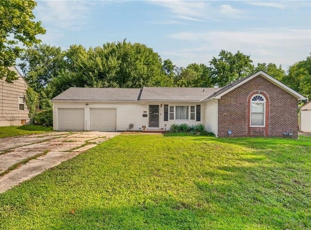 7904 E 87th Street, Raytown, MO 64138