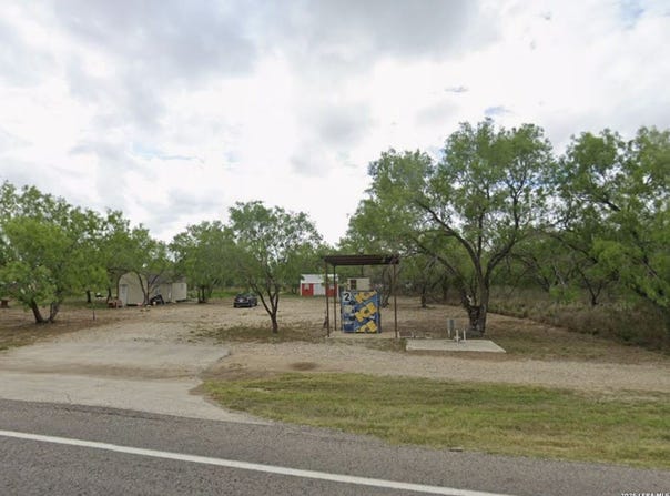305 Avenue E, Christine, TX 78012