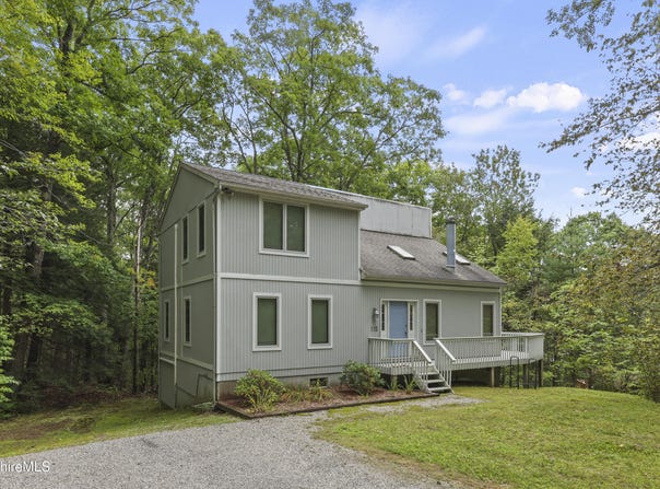 115 Wood Duck Rd, Lee, MA 01238