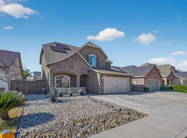 2148 La Canada, Clovis, CA 93619