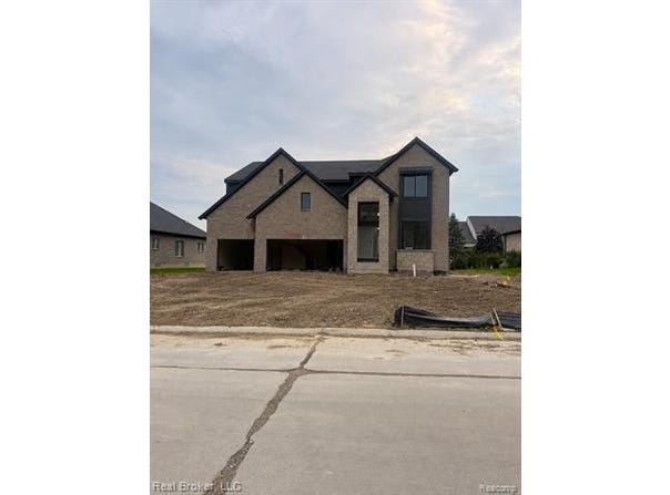 35704 Addison Drive, New Baltimore, MI 48047