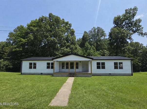 1035 Star Point Rd, Jamestown, TN 38556