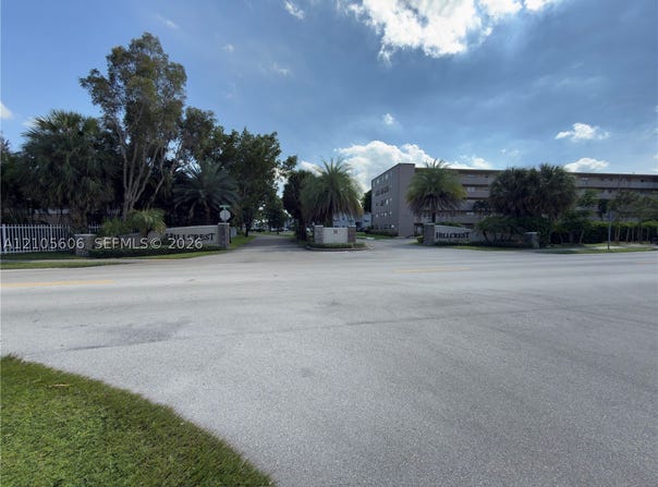 1201 Hillcrest Ct, Hollywood, FL 33021