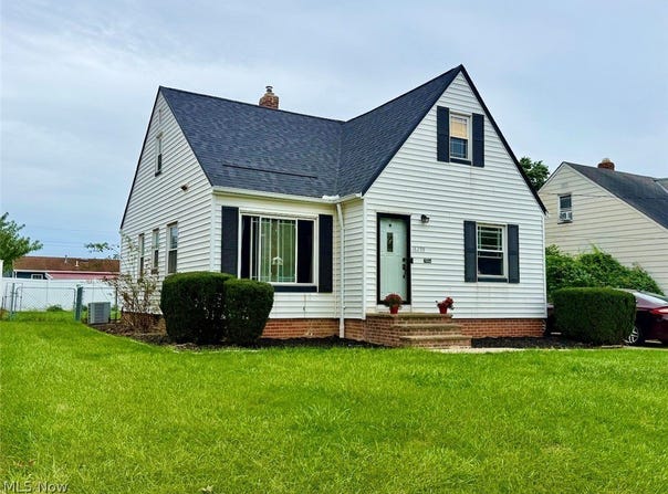 16299 Pike Boulevard, Brook Park, OH 44142