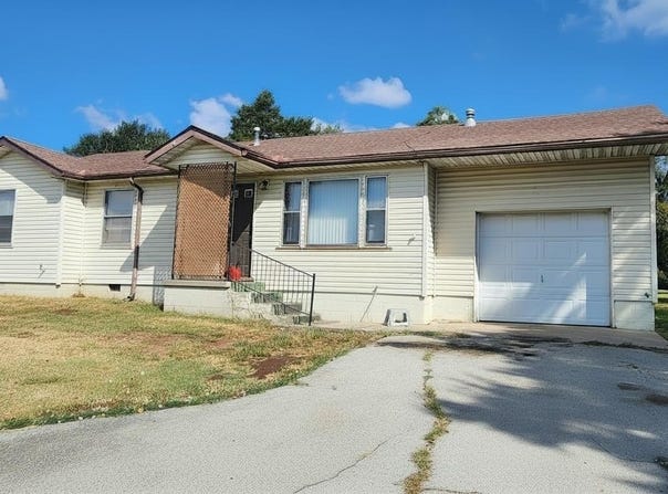 12742 State Highway 86, Neosho, MO 64850