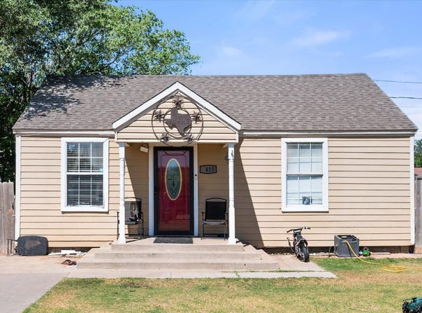 1413 Fresno, Plainview, TX 79072