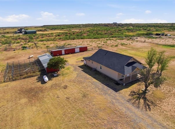 19630 E County Road 1635, Olustee, OK 73560