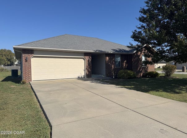 807 Remington Circle, Carl Junction, MO 64834
