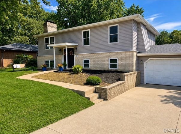 307 Hazel Street, Troy, IL 62294