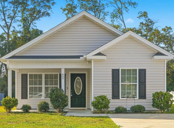 945 9th Ave., Galivants Ferry, SC 29544
