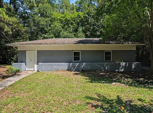 411 E Wine St., Mullins, SC 29574