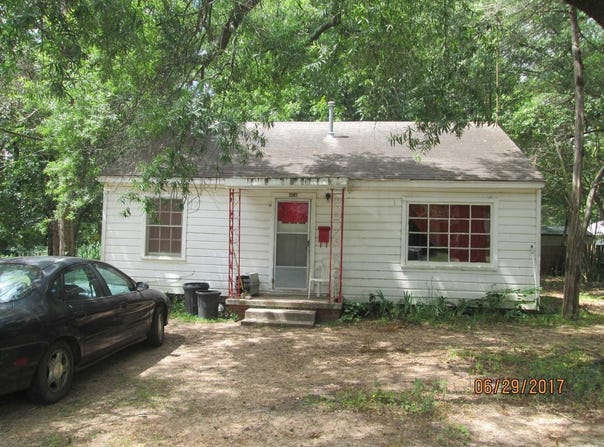 408 Calvin St, Stamps, AR 71860