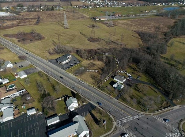 Military Road E, Lewiston, NY 14092