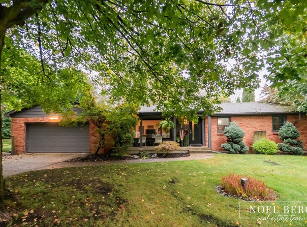 13820 Windemere Drive NW, Grand Rapids, MI 49534