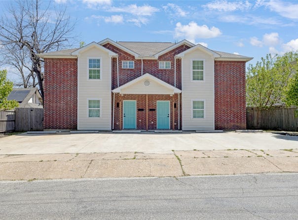 216 & 218 E Cherry Street, Sherman, TX 75090