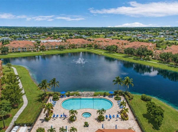 1825 Concordia Lake Cir, Cape Coral, FL 33909