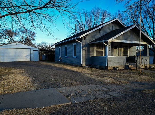 720 10th St, Beaver City, NE 68926