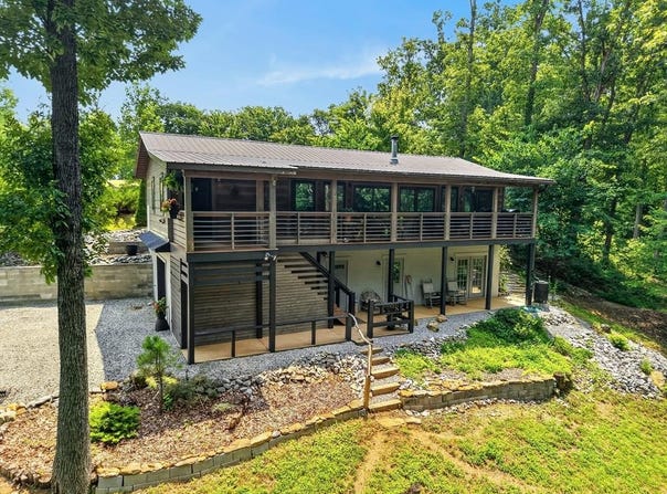 361 Bear Knob Ln, Crawford, TN 38554