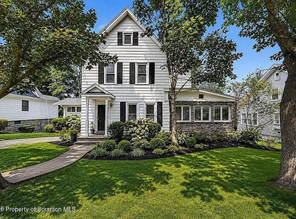 516 W Grove Street, Clarks Summit, PA 18411