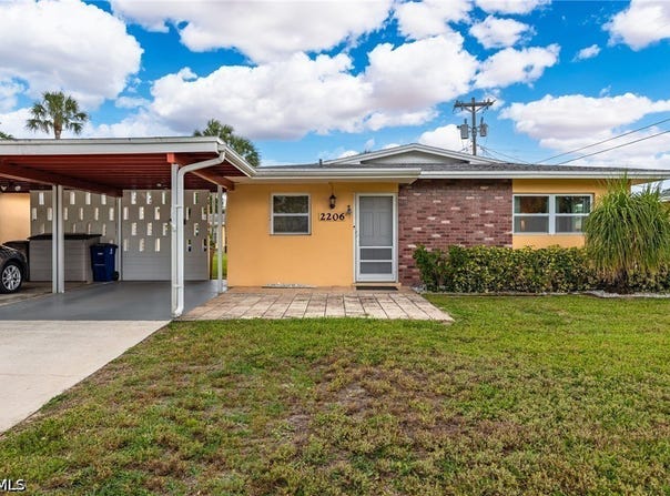 2206 E 6th Street, Lehigh Acres, FL 33936