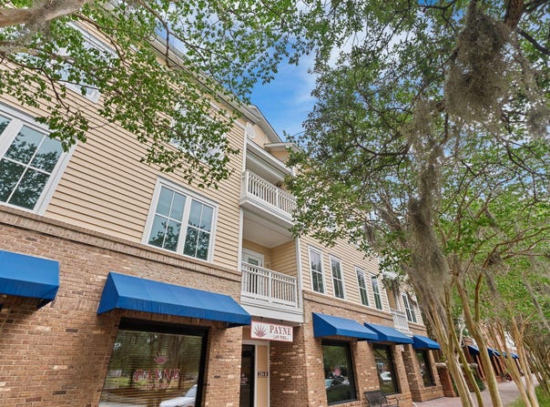 280 Seven Farms Drive, Charleston, SC 29492