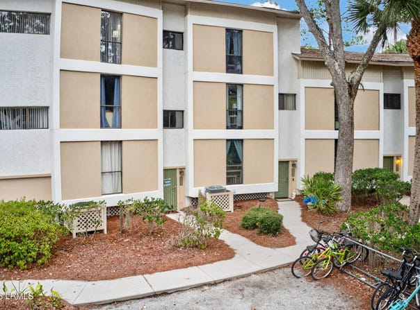 42 S Forest Beach Drive, Hilton Head Island, SC 29928
