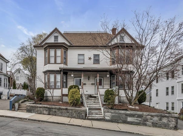923-925 Essex St, Lawrence, MA 01841