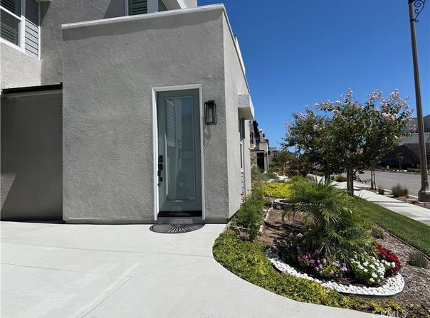 15642 Caterpillar, Fontana, CA 92336