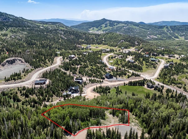 1076 E Paddington Circle, Brian Head, UT 84719