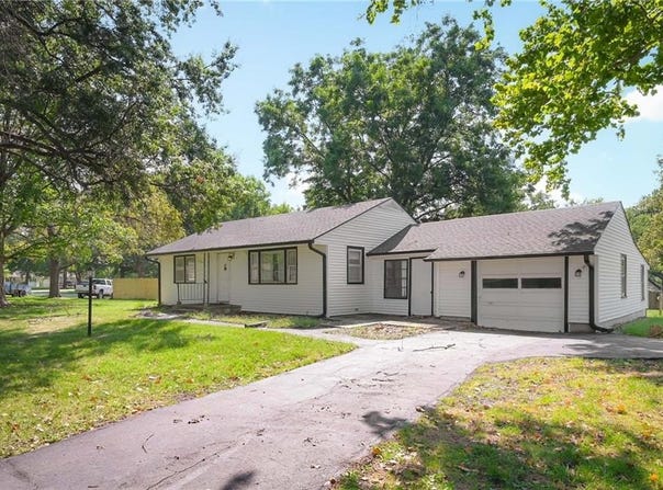 412 A NW Donovan Road, Lee's Summit, MO 64063